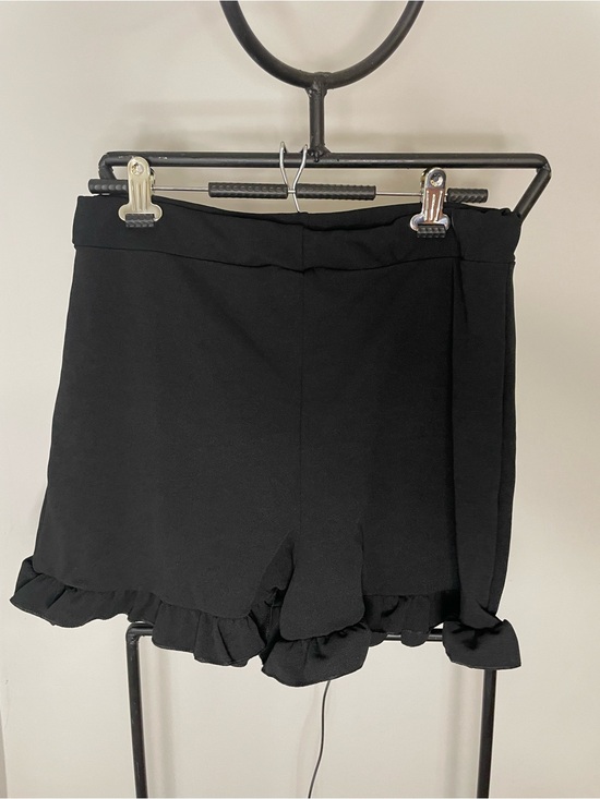 PrettyLittleThing Pants - PrettyLittleThing Black Ruffle-Hem Skort